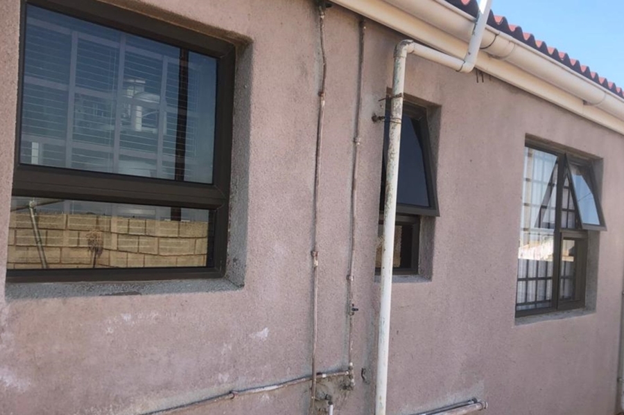 2 Bedroom Property for Sale in Motherwell Nu7 Eastern Cape